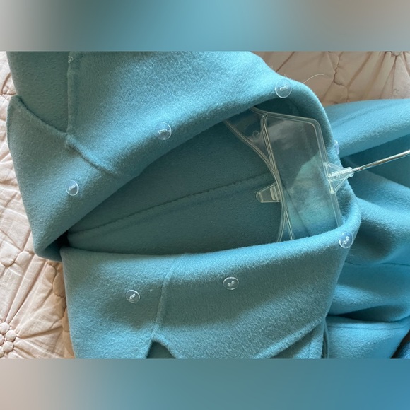 Blue fox fur collar and cashmere coat - Picture 5 of 5